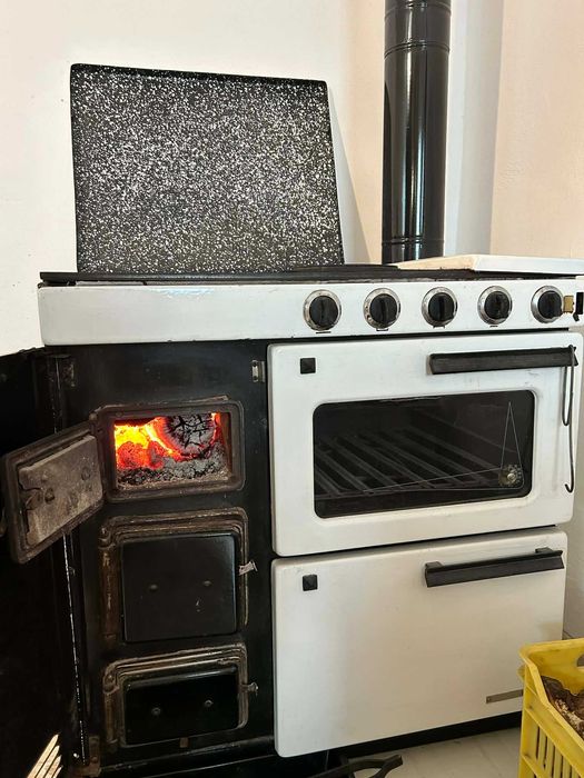 Печка с дърва с фурна