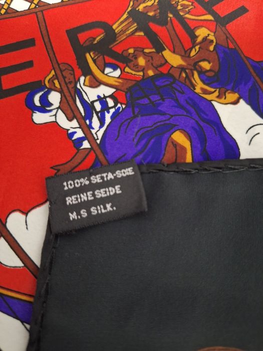 Vând eșarfă Hermes