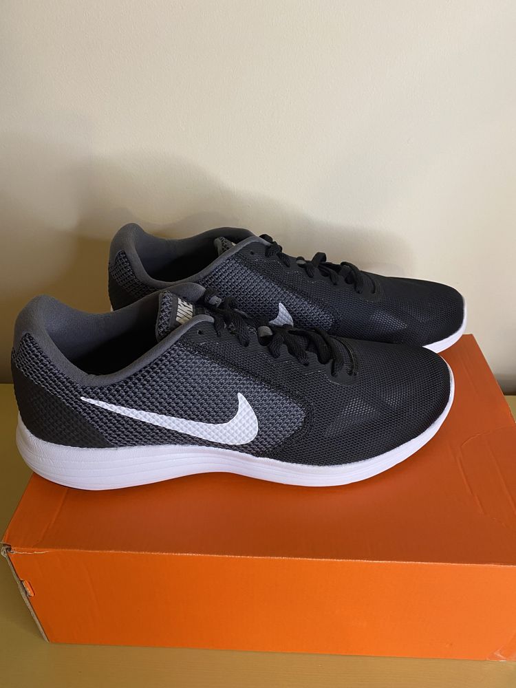 Nike Revolution 3 black Matstar