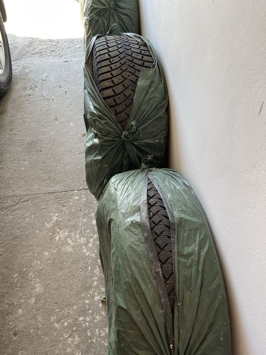 Продам шипованную резину