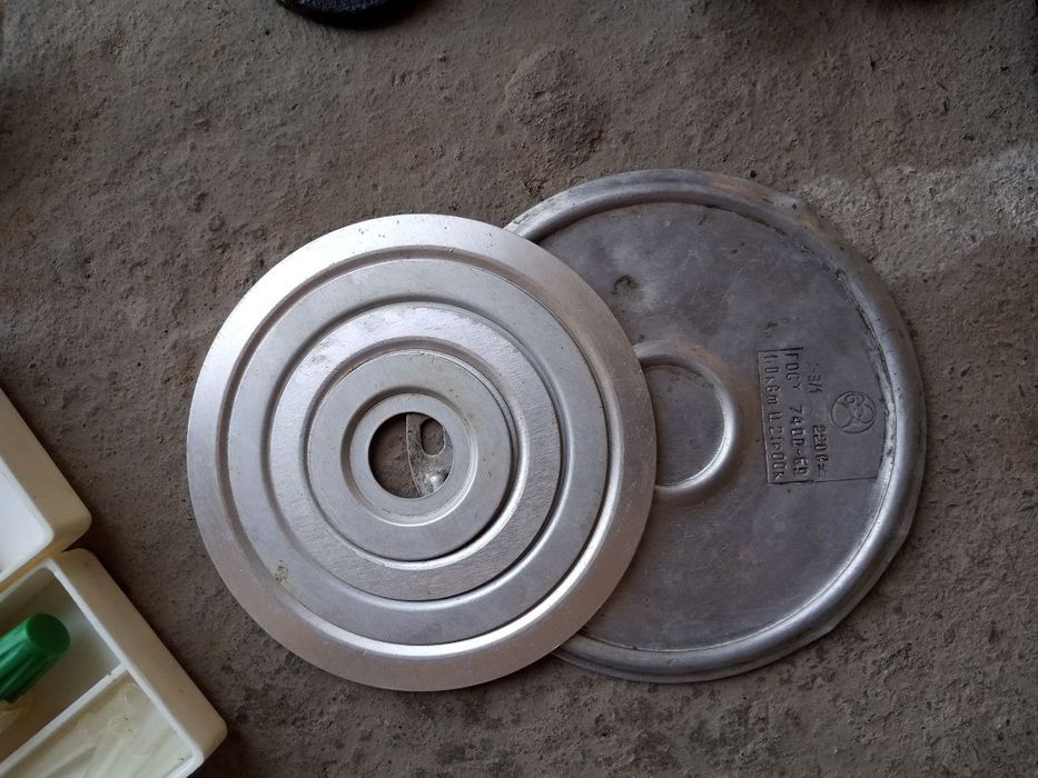 Медицинские пипетки и другие инструменты.