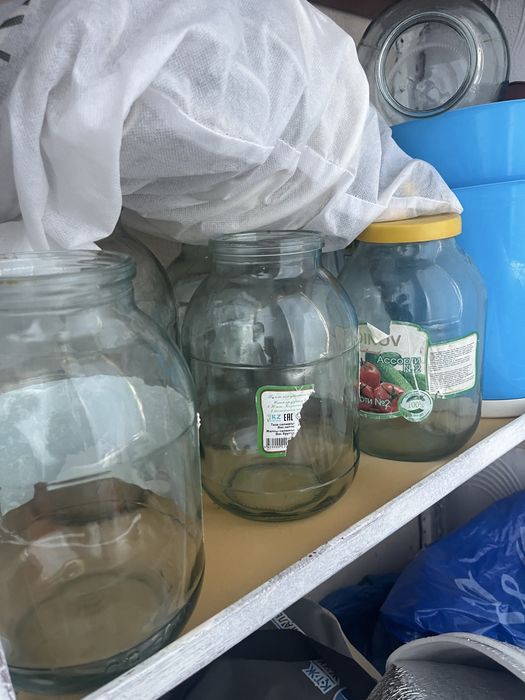 Банки продам недорого