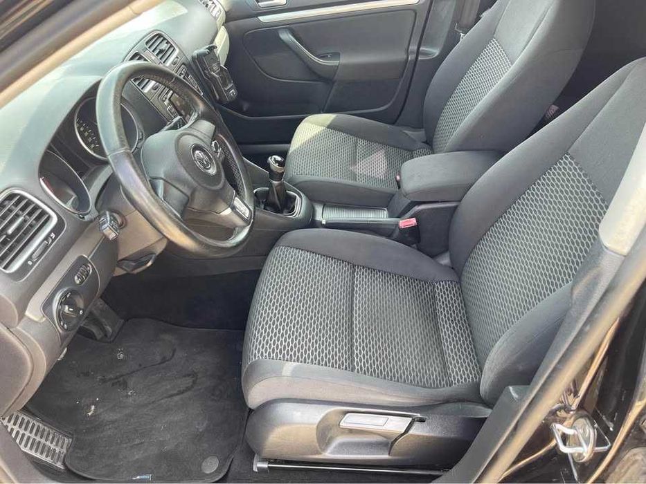 VW Golf VI 1.6 TDI,Klima, navigatie,pilot automat