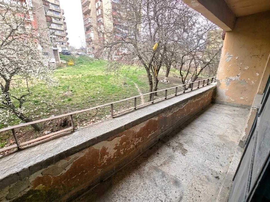 Продажба на двустаен апартамент в гр. Бобов дол