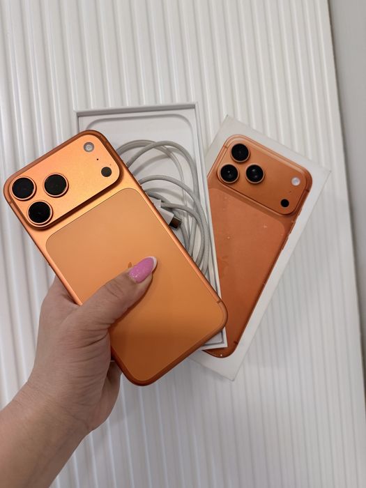 Продам 17 про макс