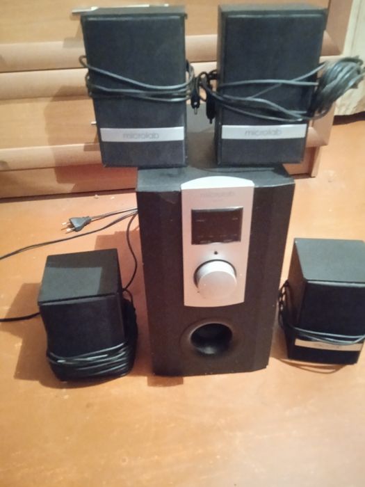 Продам колонки самбуфер Microlab M-960,