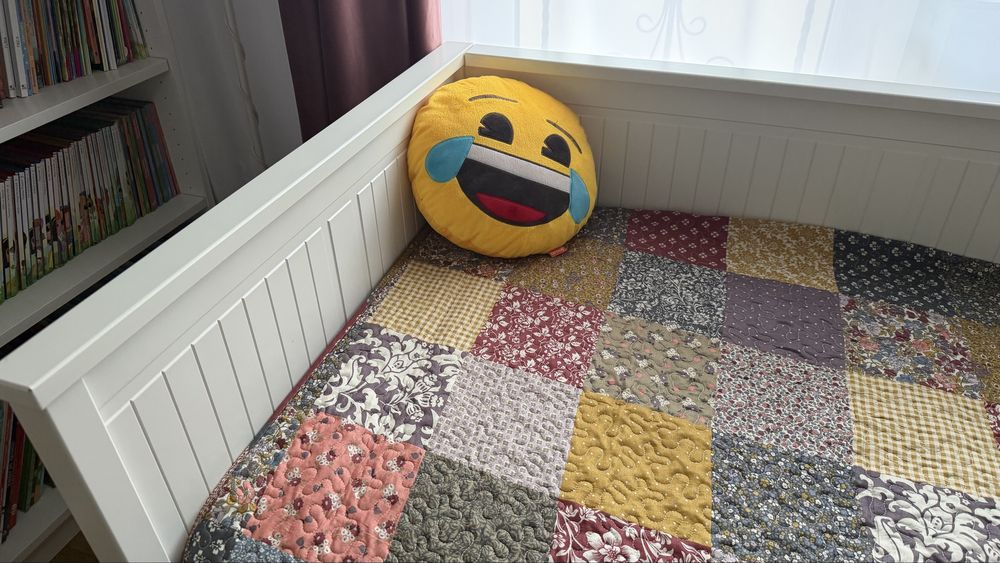 Vand divan Ikea stare foarte buna