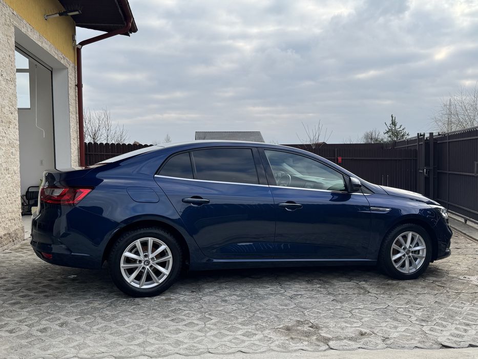 Renault Megane IV Sedan INTENS - 2018 - 208.336 km