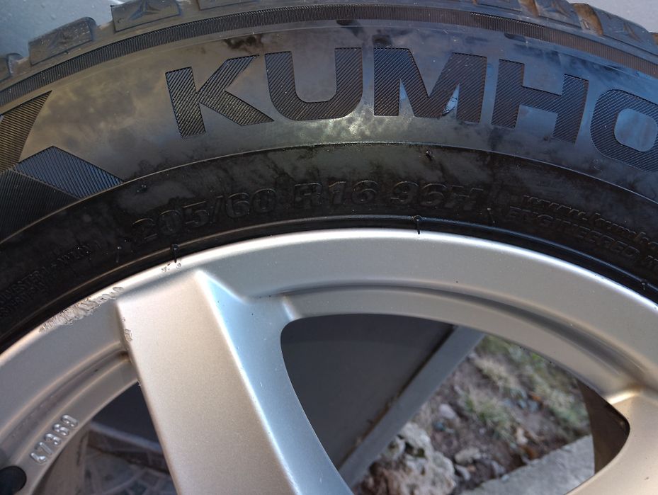 Алуминиеви джанти Ronal 5*114.3*16 със зимни гуми Kumho 205/60/16 23 г