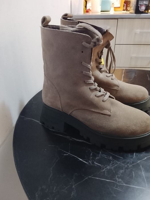 Продавам Дамски боти