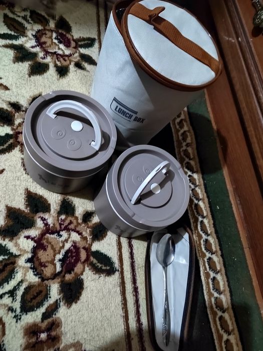 Uydan ish honaga ovqat oborish uchun juda qulay.