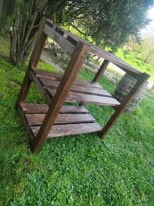 Ръчно Изработен Дървен Стелаж / Етажерка