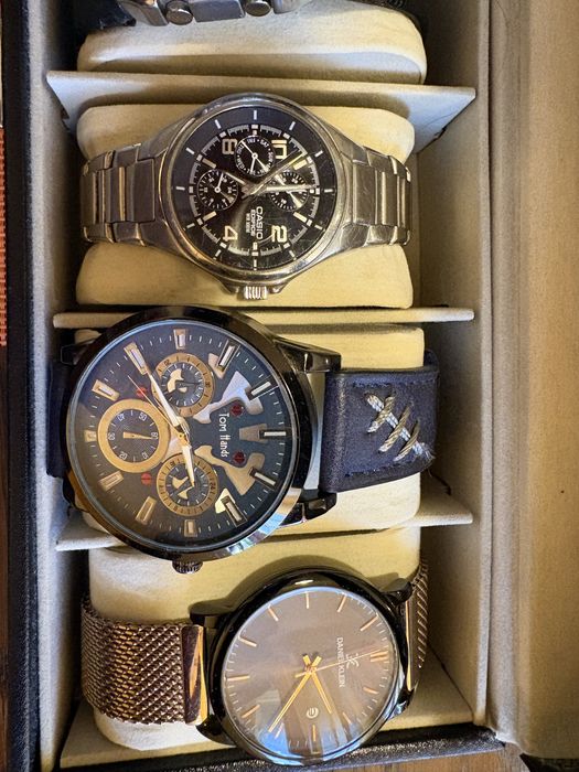 Продавам 7 часовника комплект