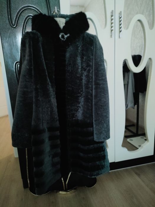 Продаю шубу новую
