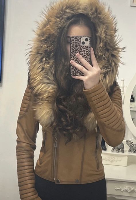 Geaca din piele cu blana