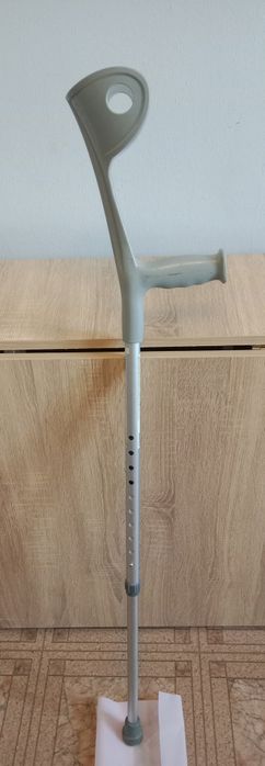 Костыль подлокотный продам.