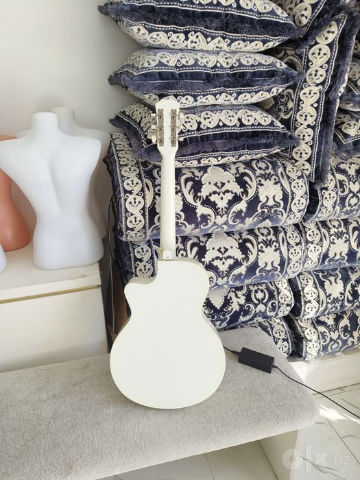 Gitara oq 200.000