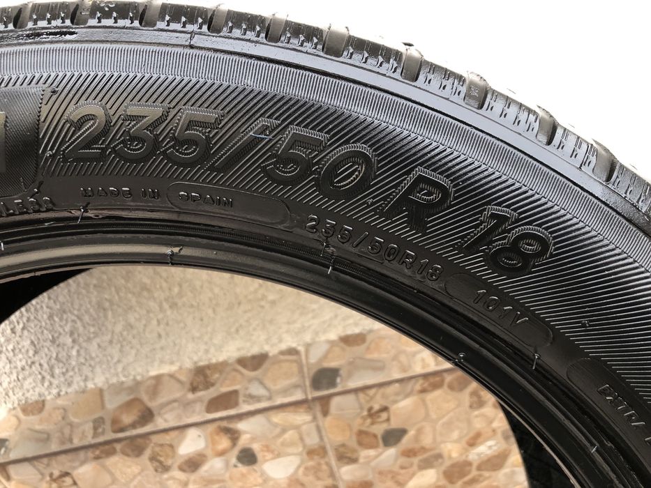 Anvelope/ Cauciucuri 235/50/18 Vara Dunlop Bmw Mercedes , Audi