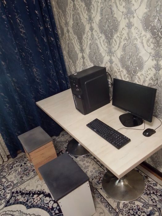 Стол табурет сотилади