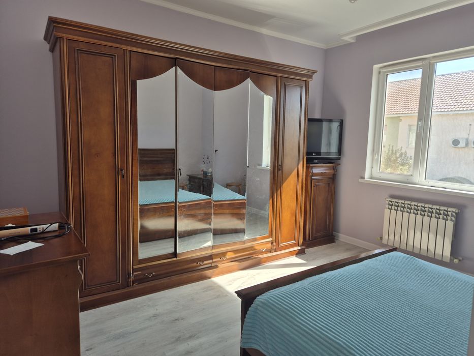 Продам спальный гарнитур