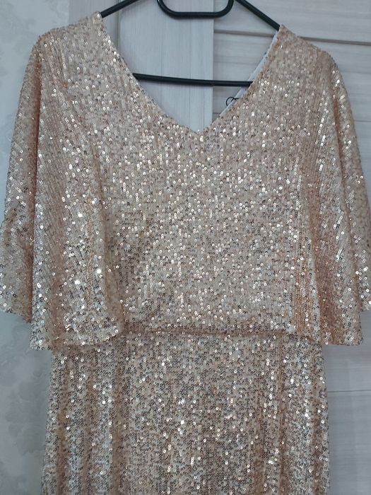 Продаю платье 48 размер