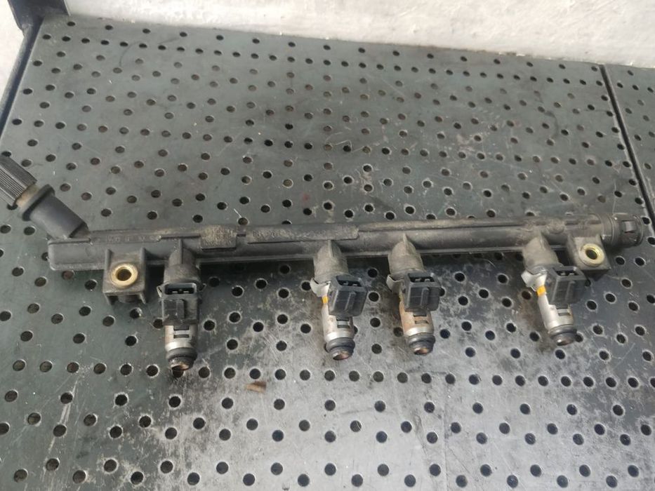 rampa cu injectoare 1.4 b 350a1000 fiat grande punto lancia musa