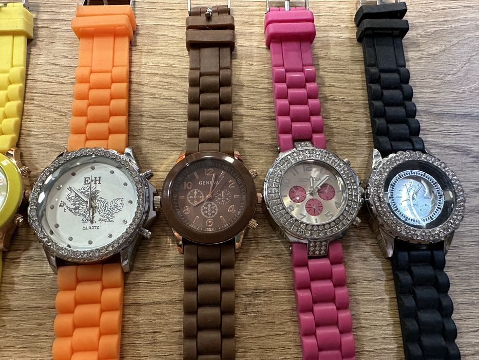 Часовници лот. Цена за всичко!