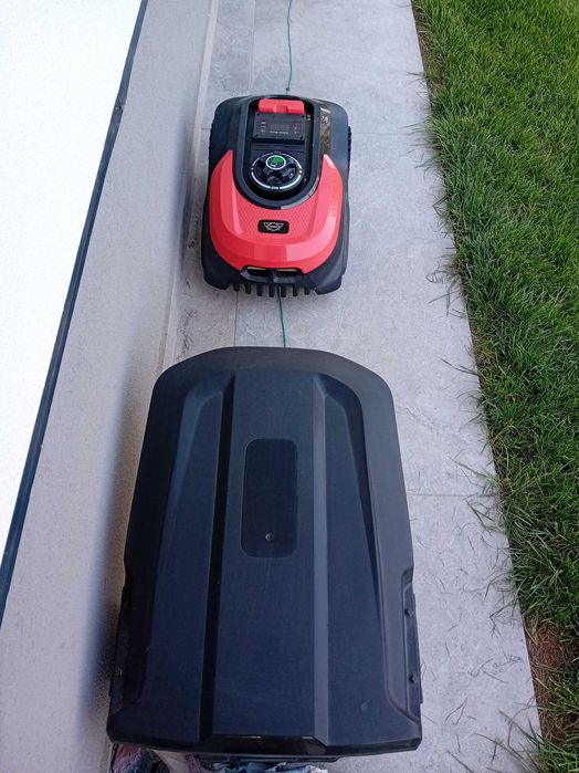 Робот за косене на трева