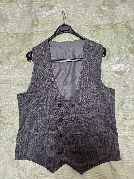 Продаётся костюм Тройка