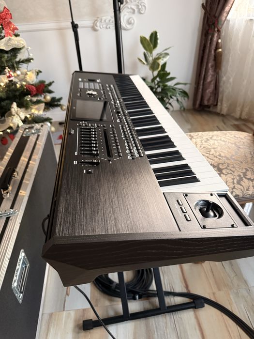 Korg pa5x 76 international