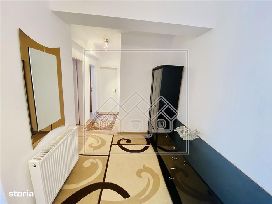Apartament cu 3 camere, 2 bai si balcon - Zona Turnisor