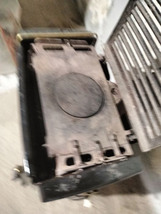 Vând sobă din fontă