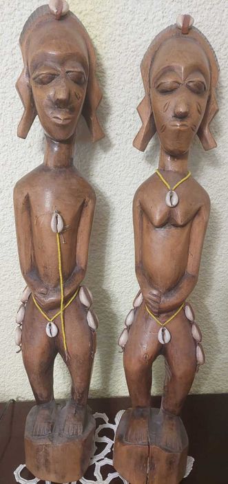 Vand statuete africane de lemn. 450 RON bucata, 800 ambele.