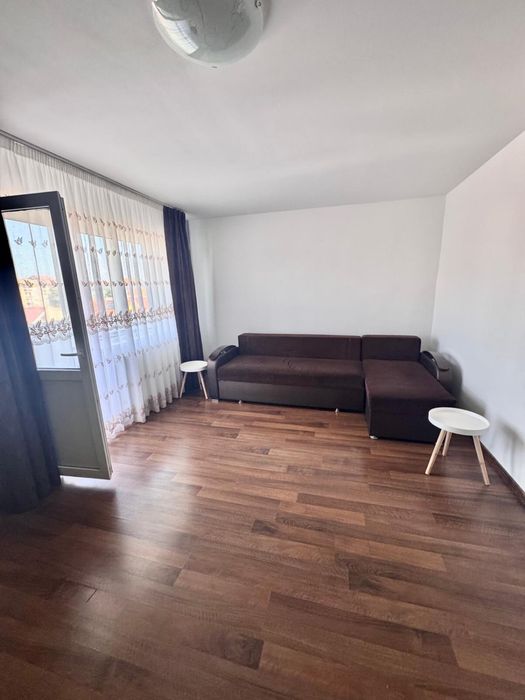 Inchiriez apartament