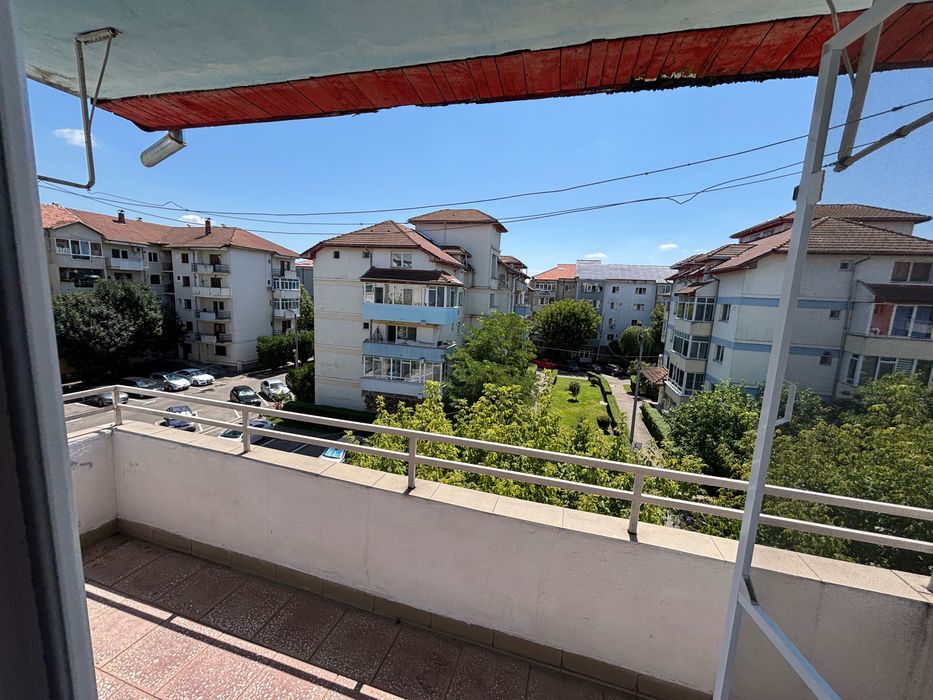 Închiriez garsonieră