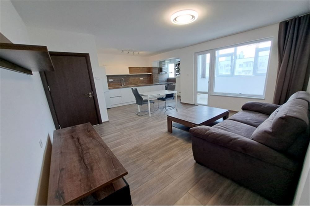 Дава се под наем Двустаен апартамент в Варна, Гранд Мол Варна - 70 кв.м за 433.5 € - Снимка #1