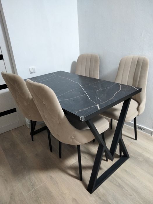 Продам стол и стулья