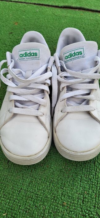 Vând pantof sport Adidas, marimea 34