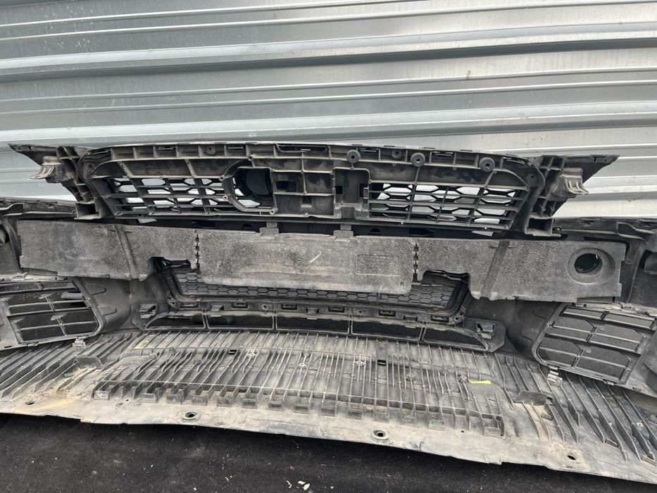 Предна броня Audi A7 4g8 C7 Ауди А7 с отвори за парктроник