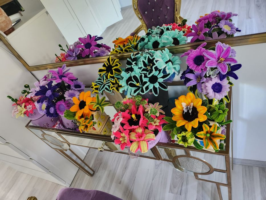 Decoratiuni florale lucrate manual