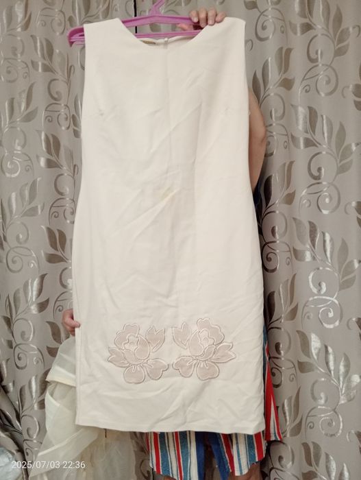 Платья вечерние продаётся