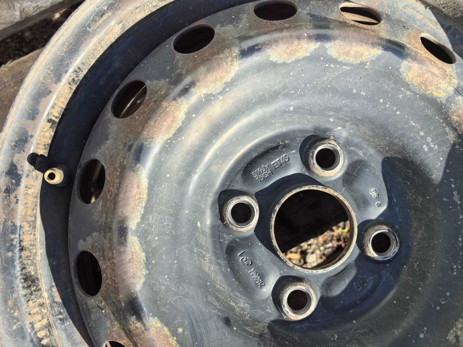 15 цола 4 х 100 мм Тойота / Кия / Хюндай / Сузуки - 5,5 Инча / ЕТ 45