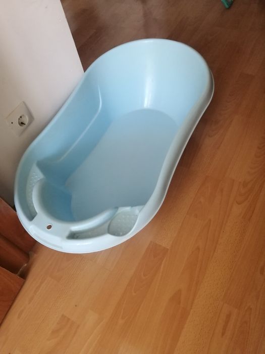 Срочно продам детскую ванночку