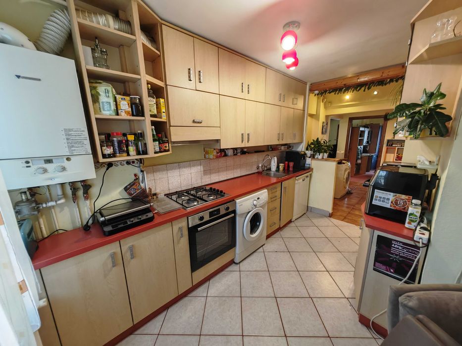 Vand apartament 3 camere