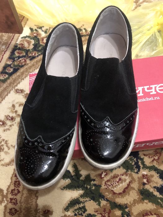 Продам детскую обувь