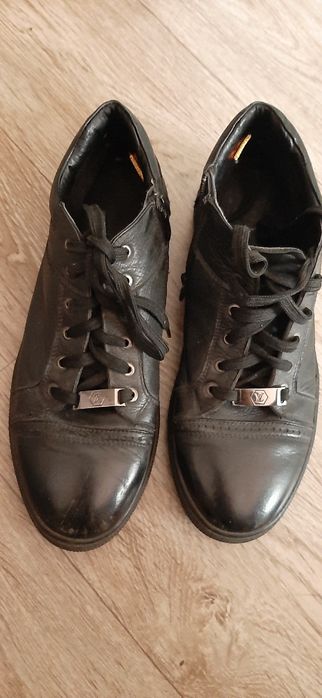 Продаю мужскую обувь