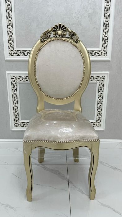 стол стулия  в упаковке.