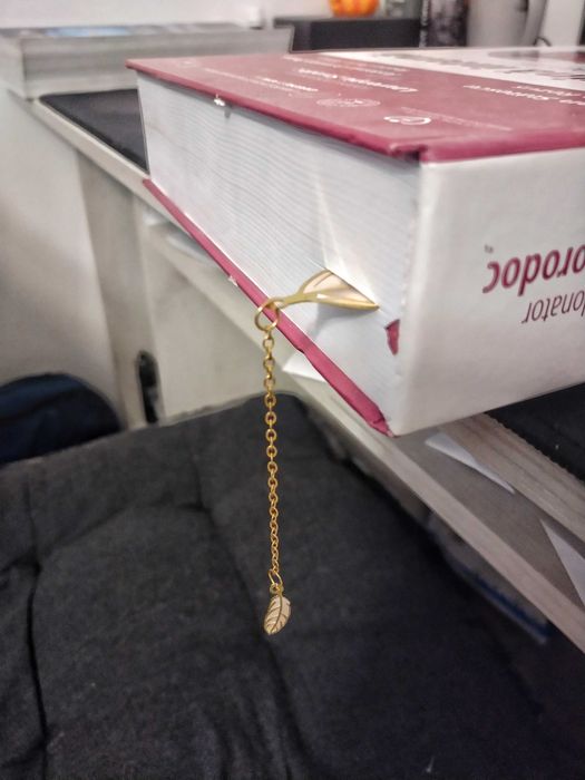 Semn de carte metalic premium cu pandantiv – Set 4 culori elegante