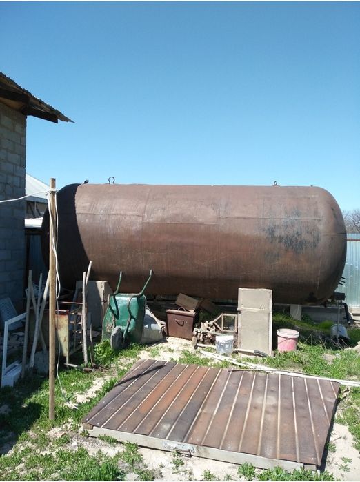 Продам Бочку ( цистерна)