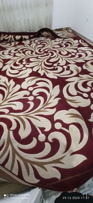 Juda ham yaxshi holatdagi gilam